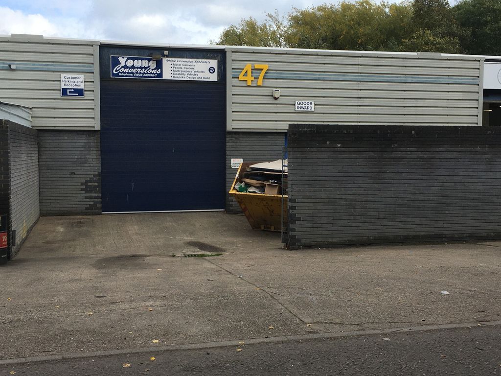 Industrial to let in Barton Road, Bletchley MK2, £36,000 pa