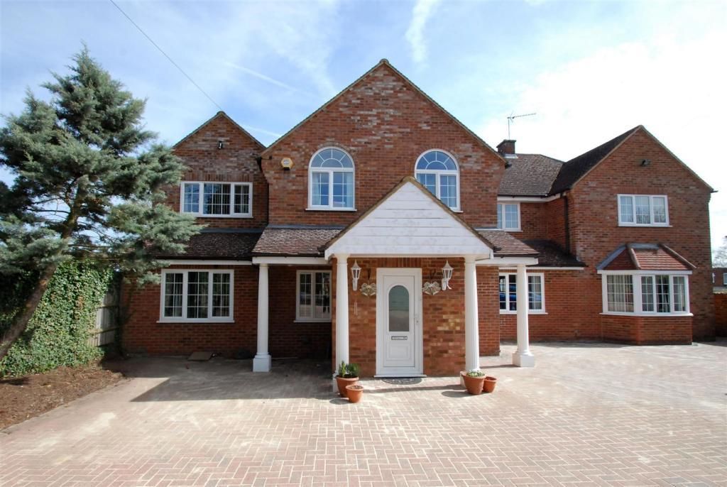 7 bed property for sale in Bowling Green Lane, Buntingford SG9, £1,250,000