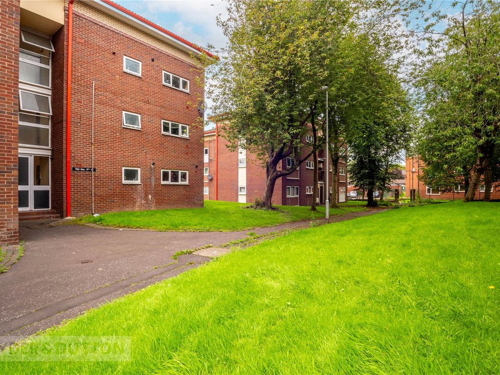 1 bed flat for sale in Parkfield, Middleton, Manchester M24, £75,000