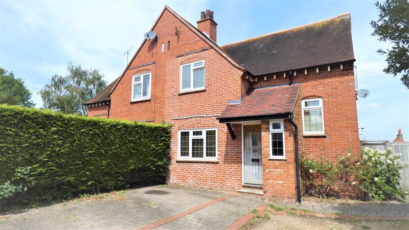 3 bed property for sale in Lower Road, Great Bookham, Bookham, Leatherhead KT23, £575,000