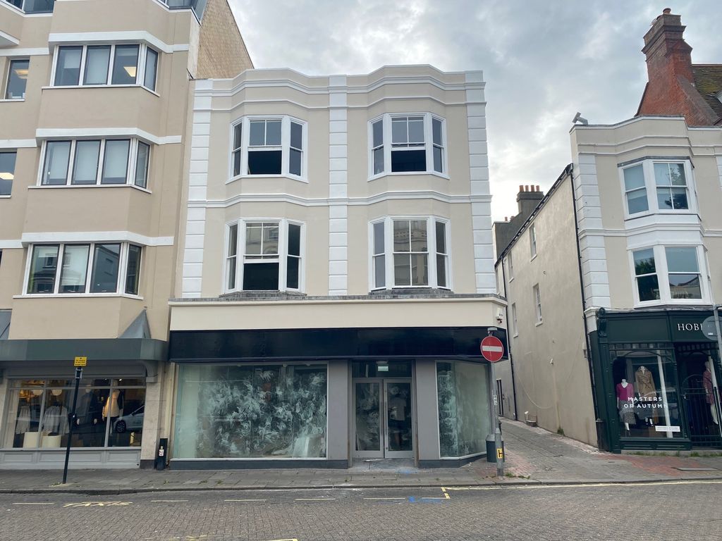 Retail premises to let in East Street, Brighton BN1, £85,000 pa