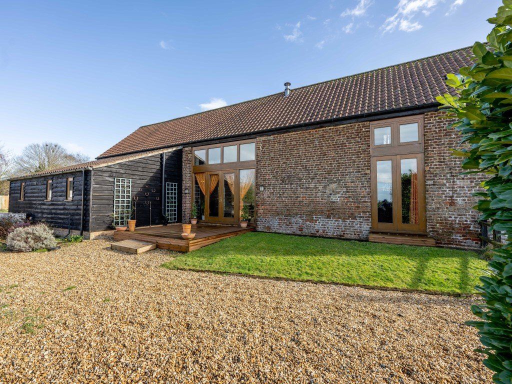 3 bed barn conversion for sale in High Road, Guyhirn, Wisbech PE13, £600,000