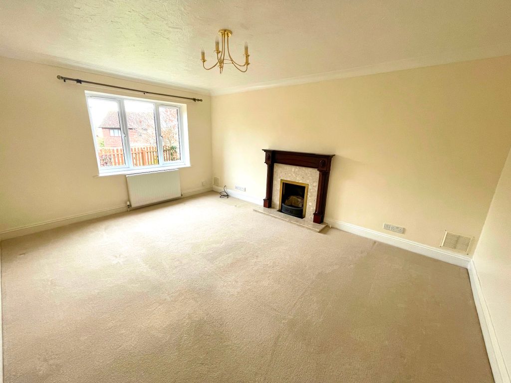5 bed detached house for sale in Alderbury, Salisbury SP5, £450,000