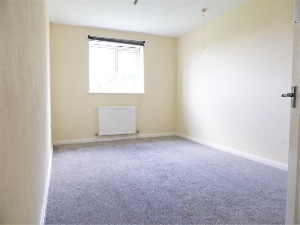 3 bed flat for sale in Acorn Croft, Rotherham S61, £70,000