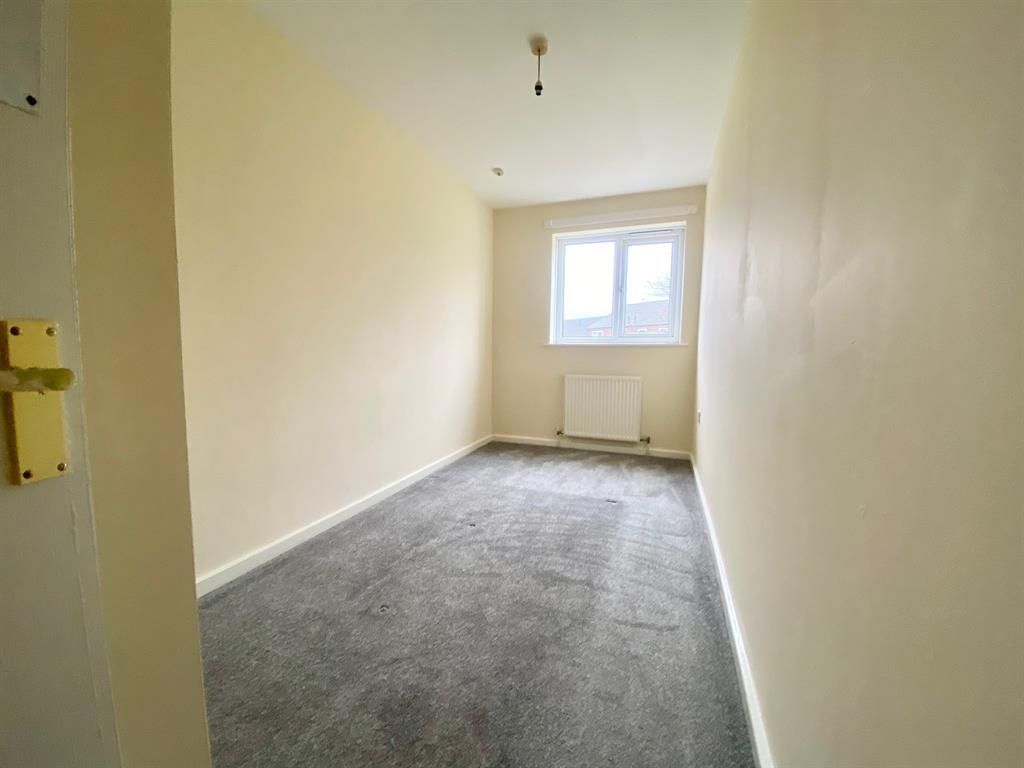 3 bed flat for sale in Acorn Croft, Rotherham S61, £70,000