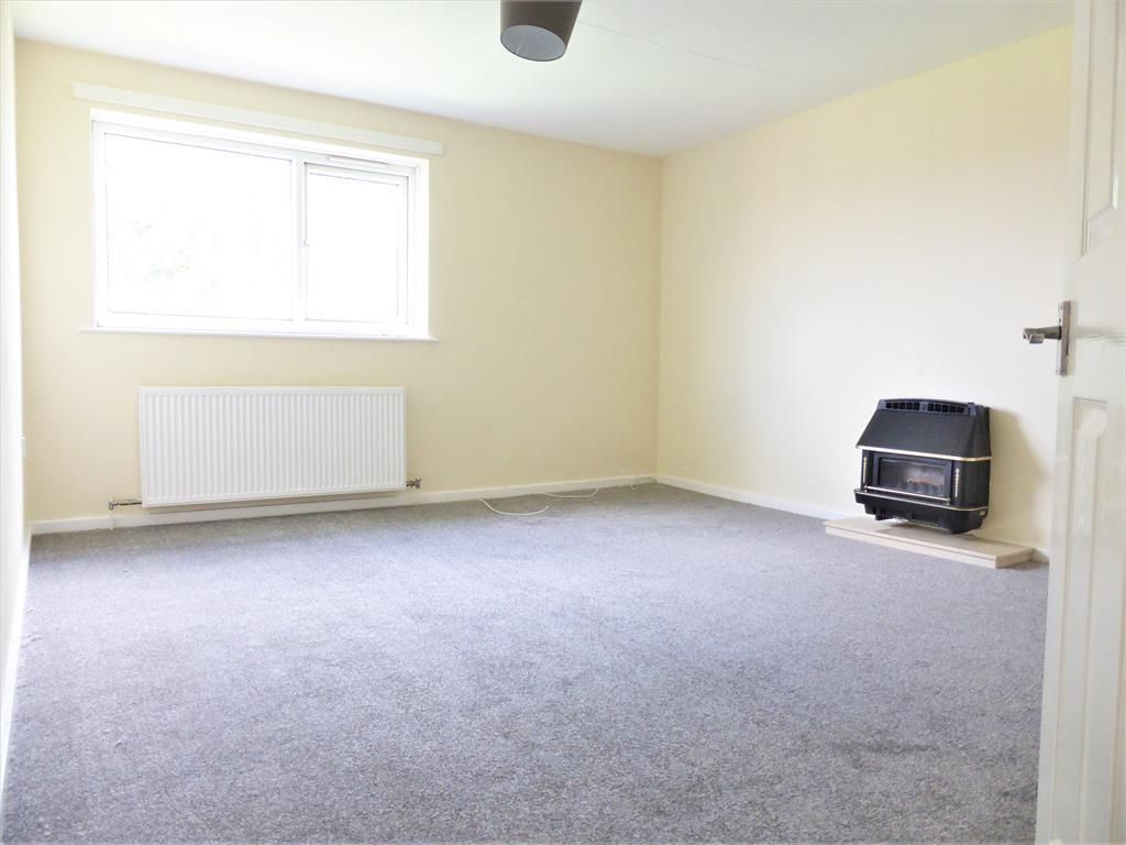 3 bed flat for sale in Acorn Croft, Rotherham S61, £70,000