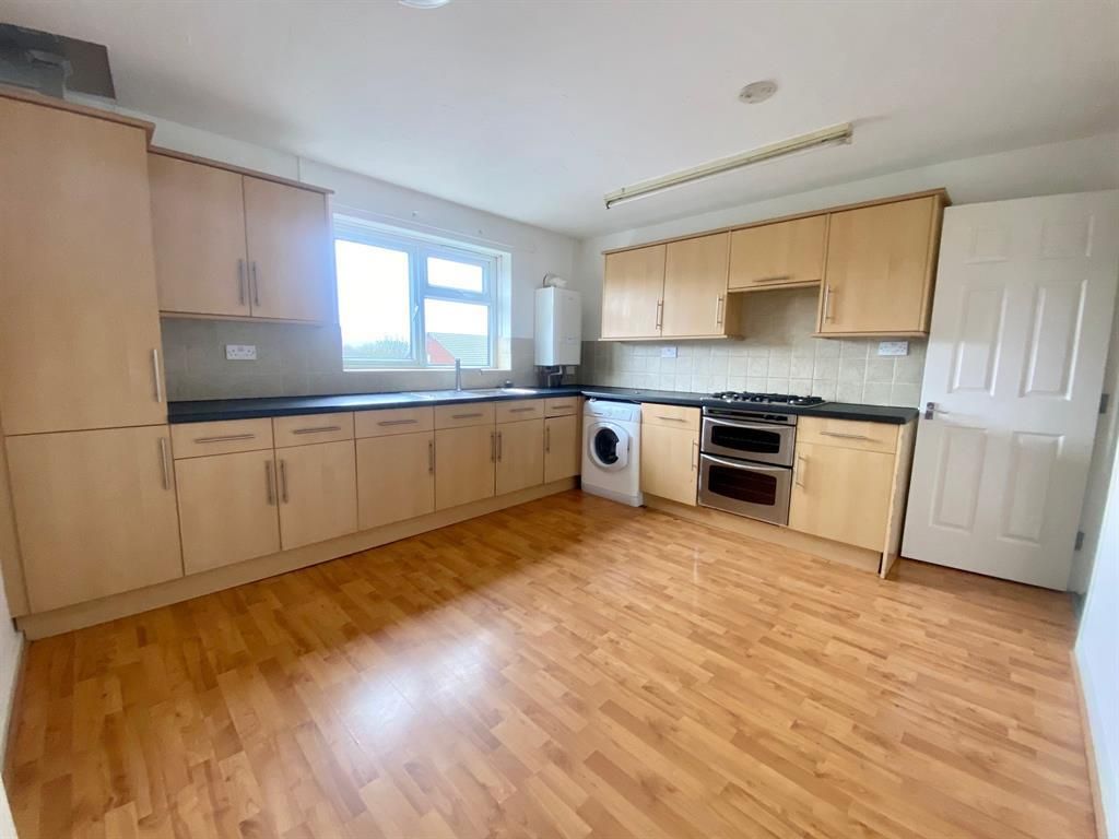 3 bed flat for sale in Acorn Croft, Rotherham S61, £70,000