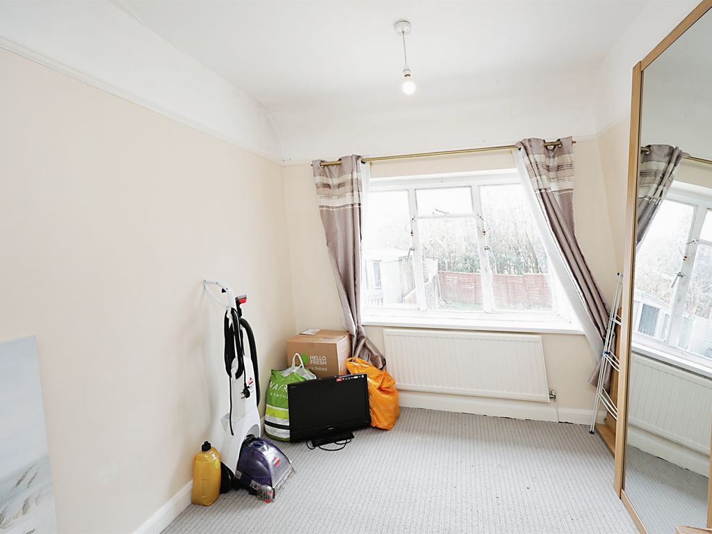3 bed semi-detached house for sale in Pond Park Road, Chesham HP5, £385,000