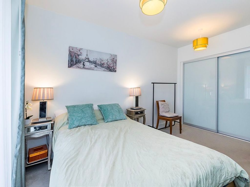 1 bed flat for sale in Tide Waiters House, Aberfeldy Village E14, £399,995