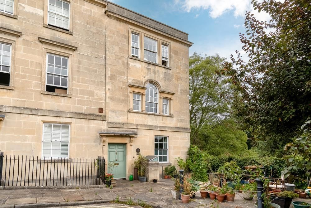 3 bed flat for sale in Chatham Row, Bath BA1, £550,000