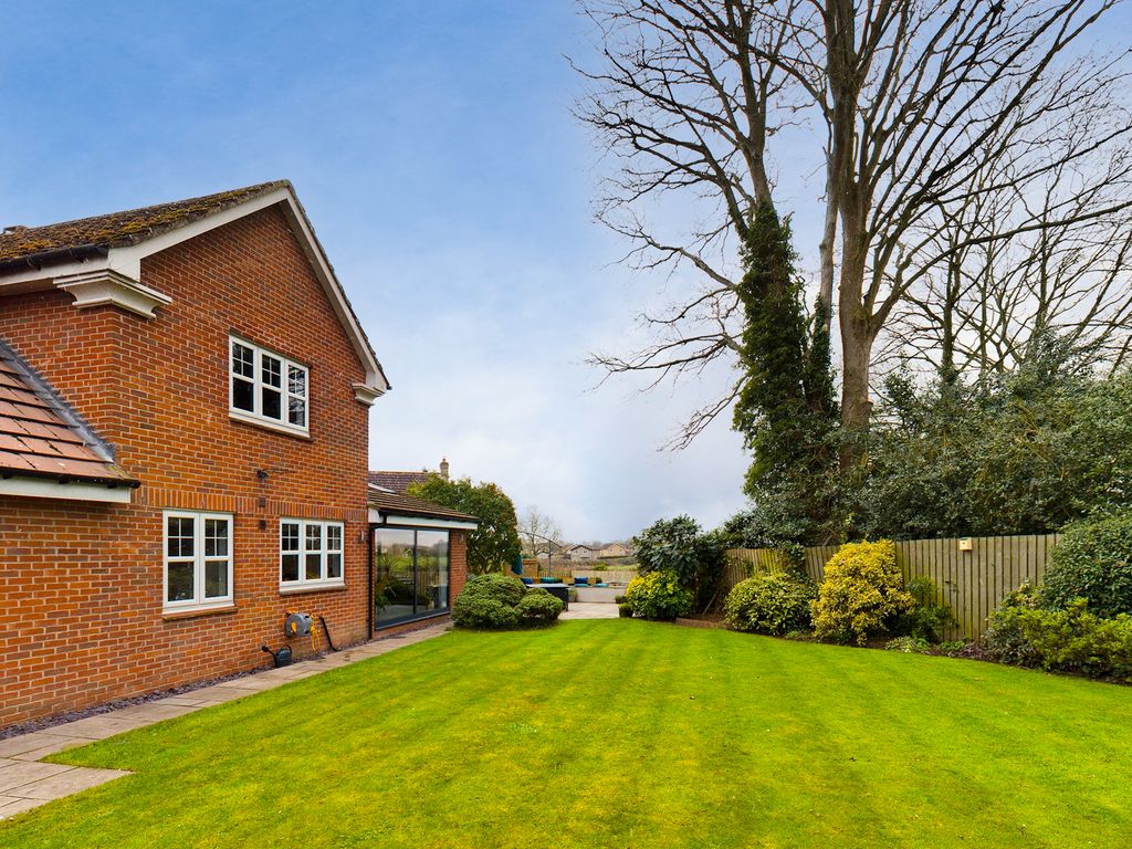 4 bed detached house for sale in Manor Farm Close, Copmanthorpe, York YO23, £800,000