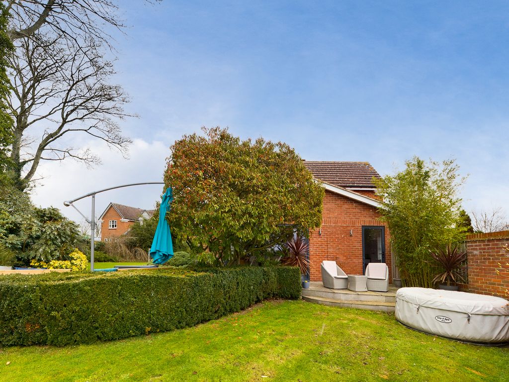 4 bed detached house for sale in Manor Farm Close, Copmanthorpe, York YO23, £800,000