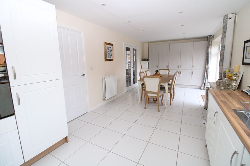 4 bed detached house for sale in Goldfinch Place, Lower Stondon SG16, £550,000