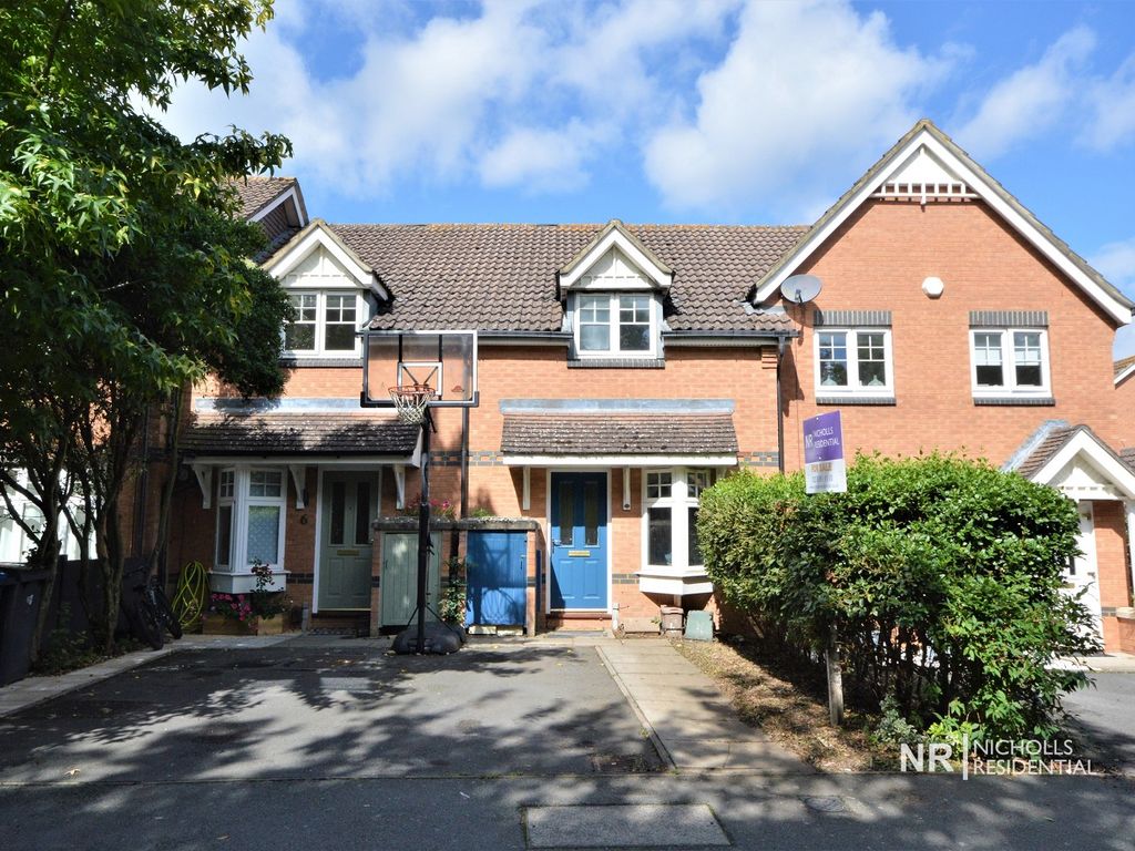 2 bed property for sale in Nigel Fisher Way, Chessington, Surrey. KT9, £415,000