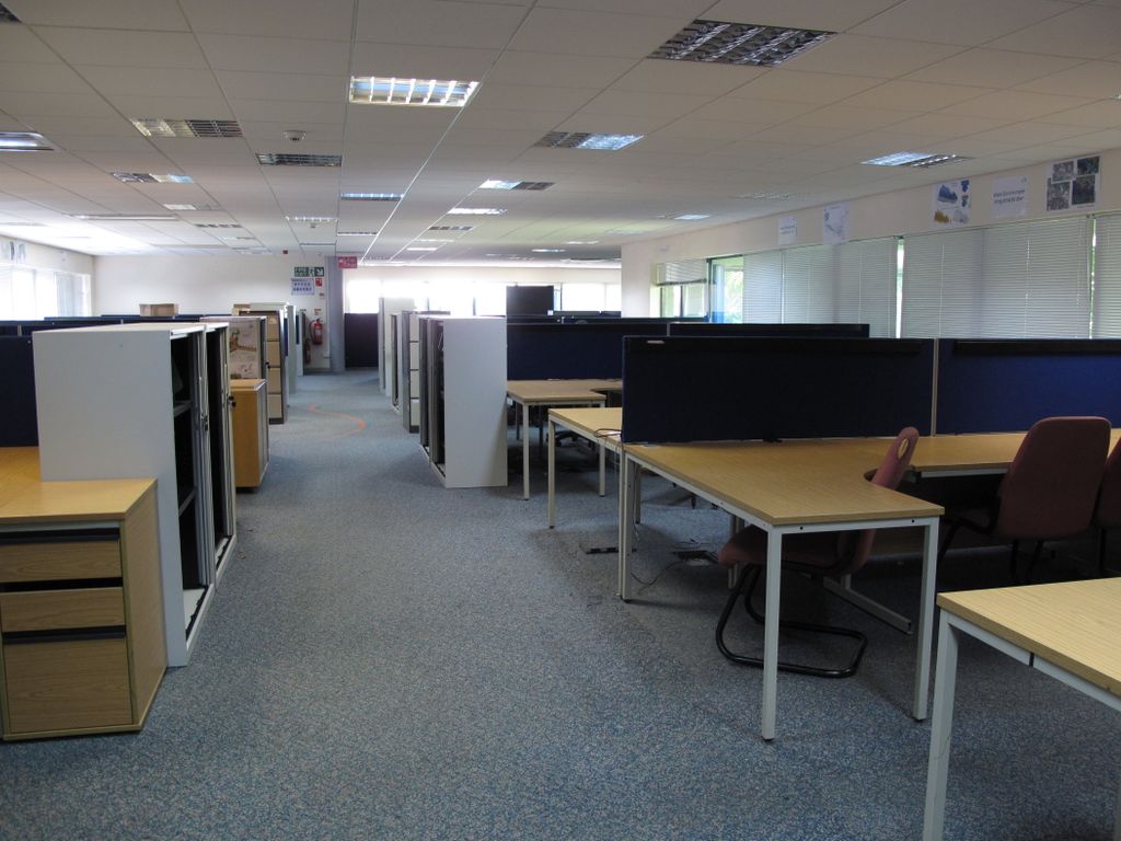 Office to let in St. Mellons Road, Cardiff CF3, Non quoting