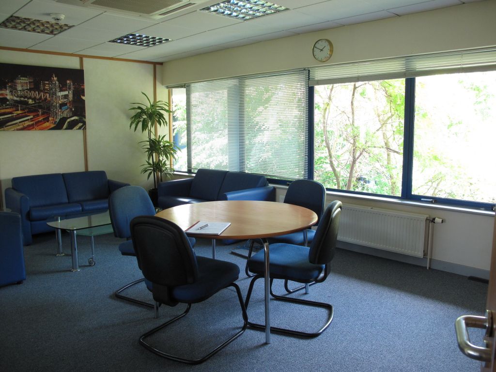 Office to let in St. Mellons Road, Cardiff CF3, Non quoting