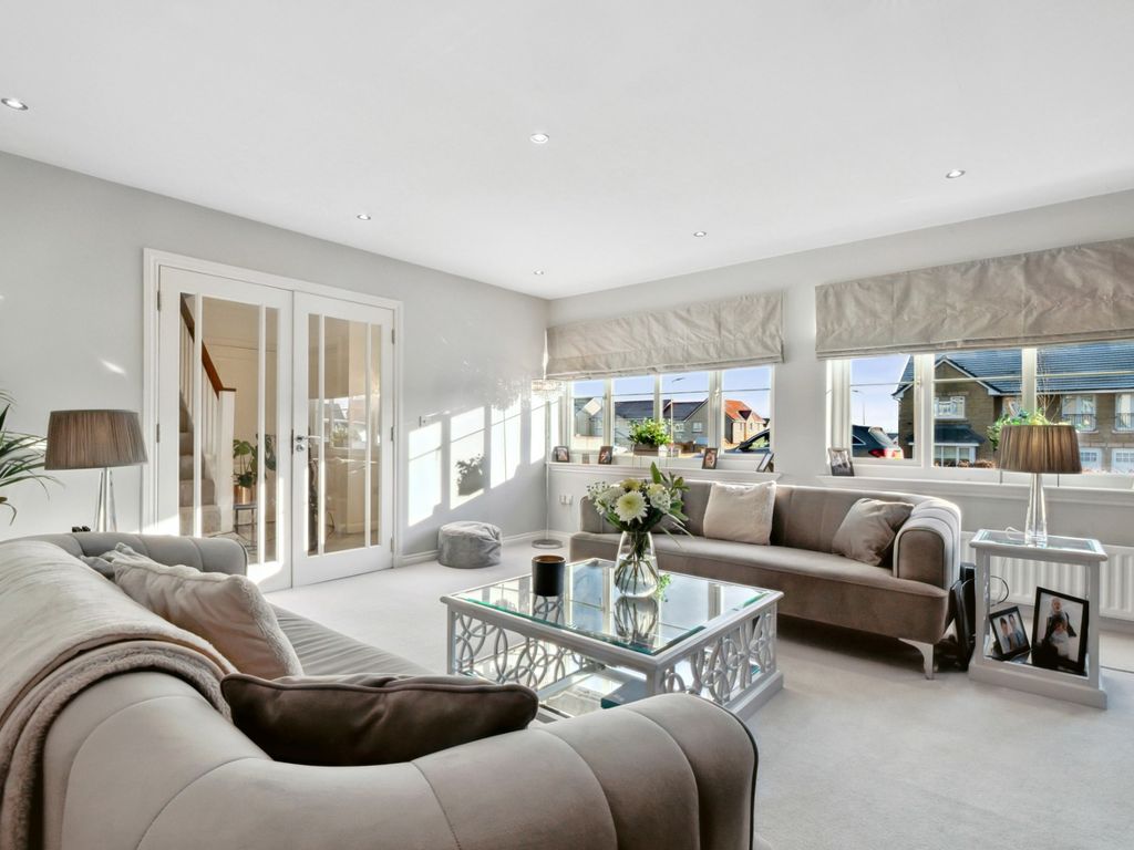 5 bed detached house for sale in Whitecraigs Crecent, Hamilton, Lanarkshire ML3, £380,000