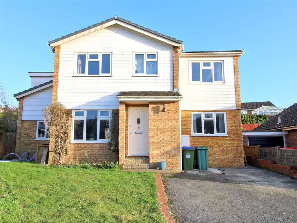 5 bed detached house for sale in Princess Drive, Seaford BN25, £490,000