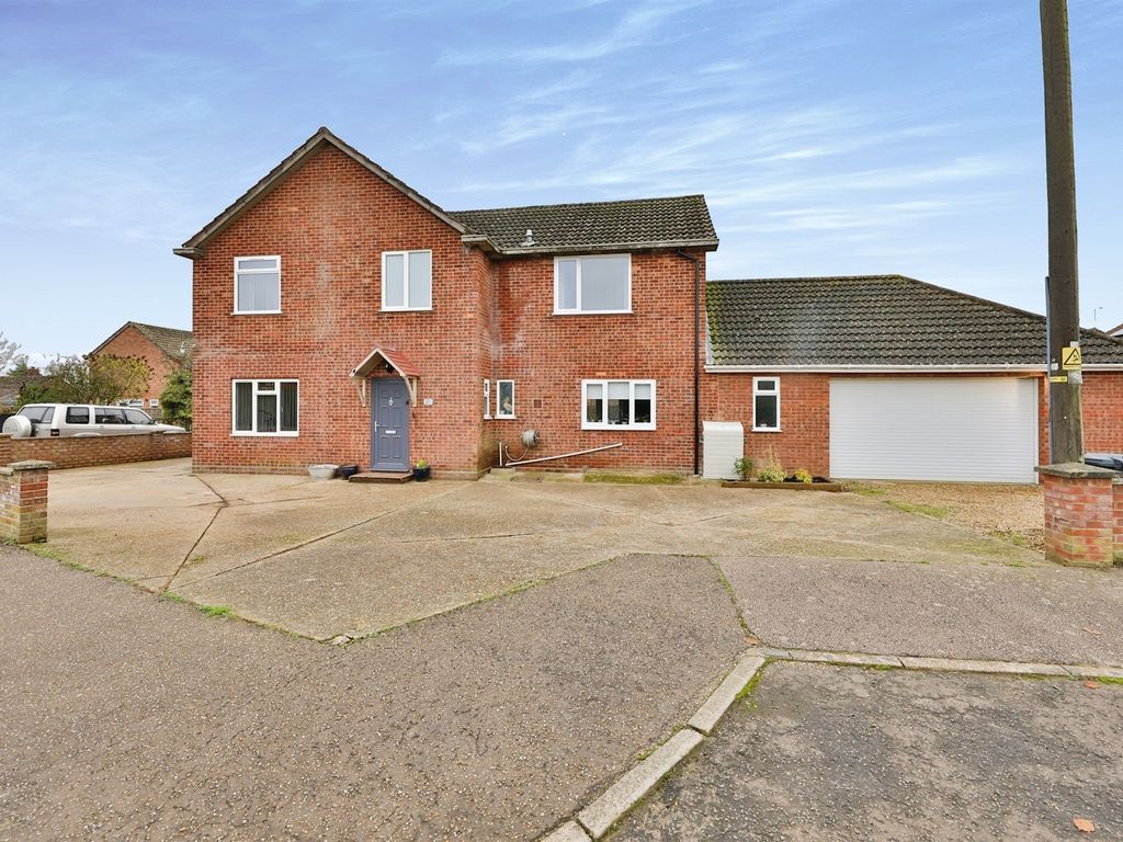 4 bed detached house for sale in Bell Close, Little Snoring, Fakenham NR21, £415,000