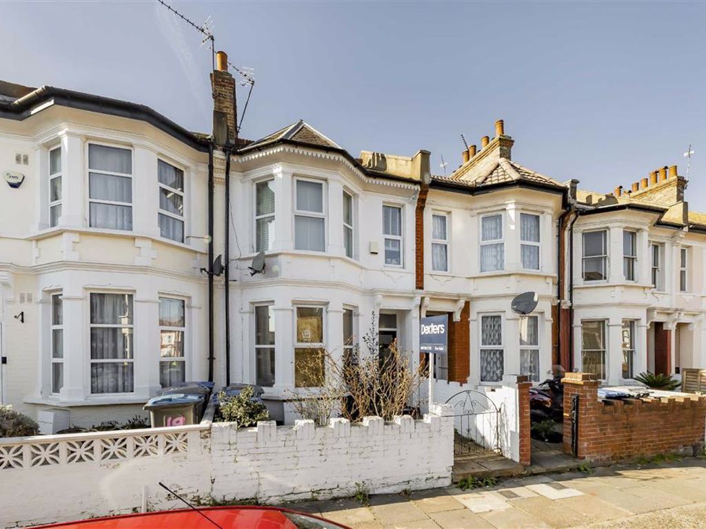 2 bed flat for sale in Buxton Road, London NW2, £420,000