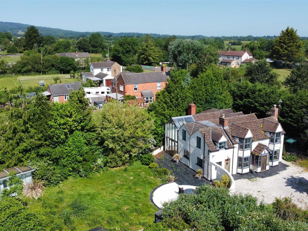 4 bed detached house for sale in Birdwood, Gloucester GL19, £475,000