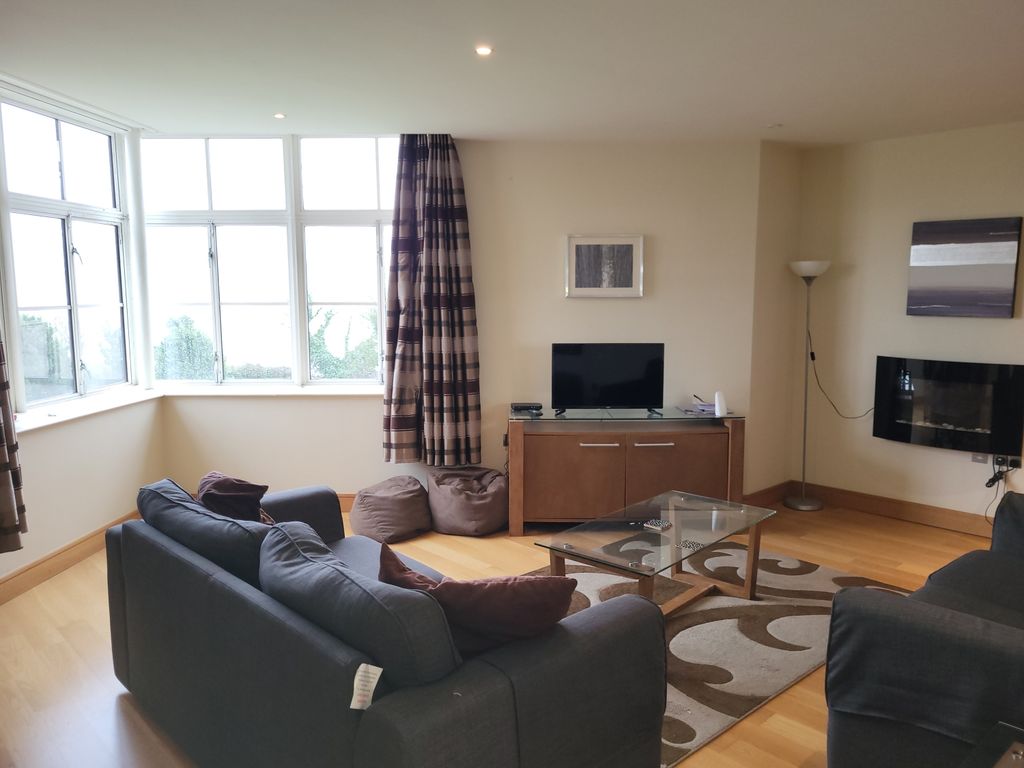 2 bed flat to rent in Headlands, Hayes Road, Sully CF64, £1,050 pcm