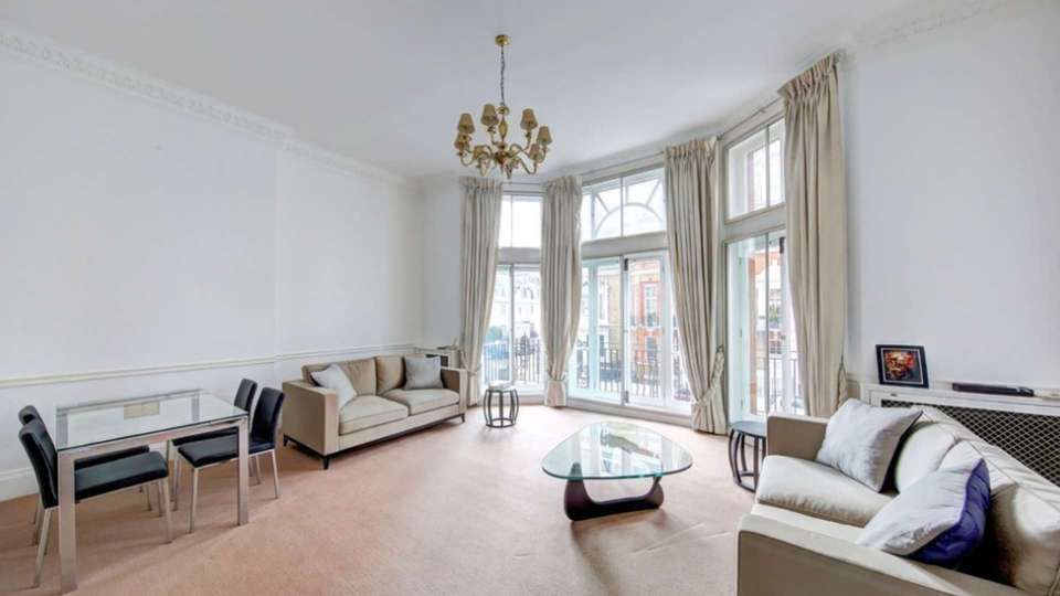 2 bed flat for sale in Pont Street, London SW1X, £2,850,000