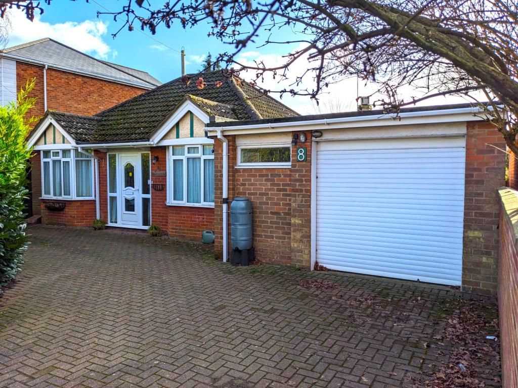 3 bed bungalow for sale in Victoria Road, Mortimer Common, Berkshire, Berkshire RG7, £550,000