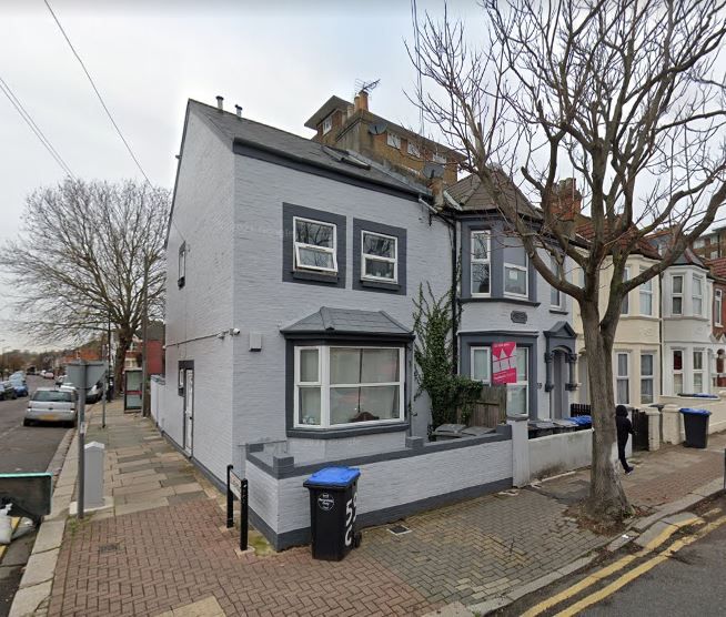 4 bed end terrace house for sale in Oaklands Road, London NW2, £620,000