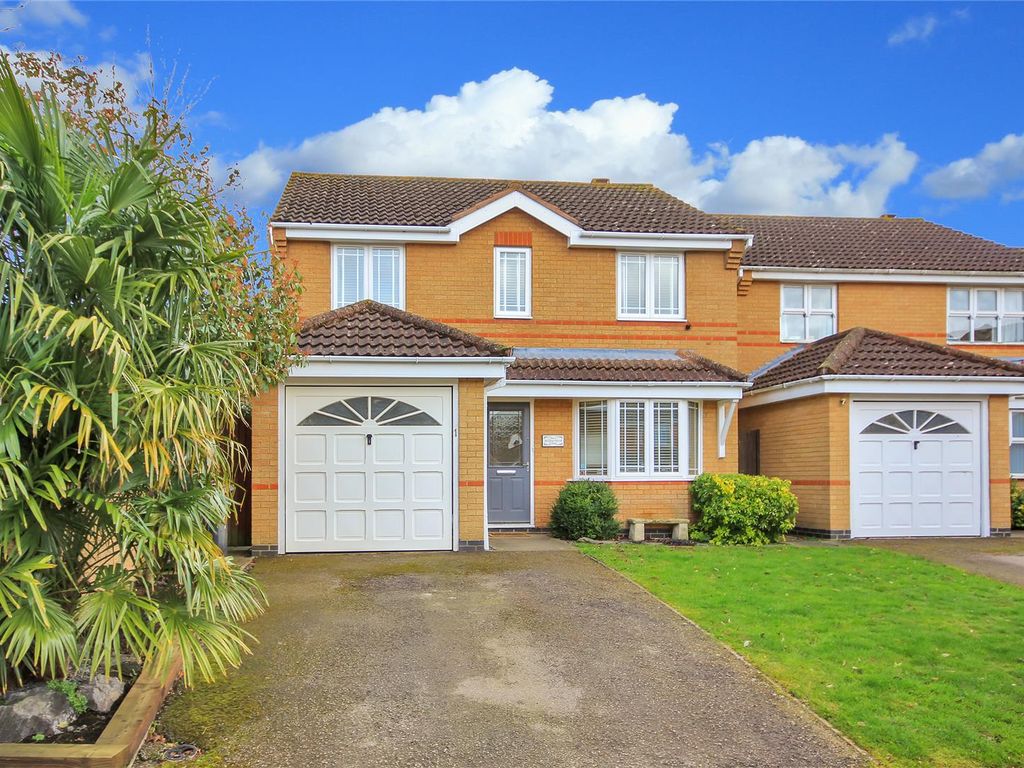 3 bed detached house for sale in Willow Herb Close, Rushden NN10, £340,000