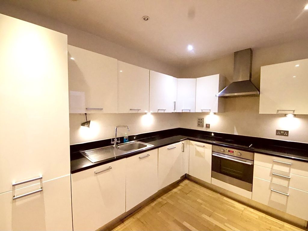 2 bed flat to rent in Roach Road, London E3, £2,150 pcm