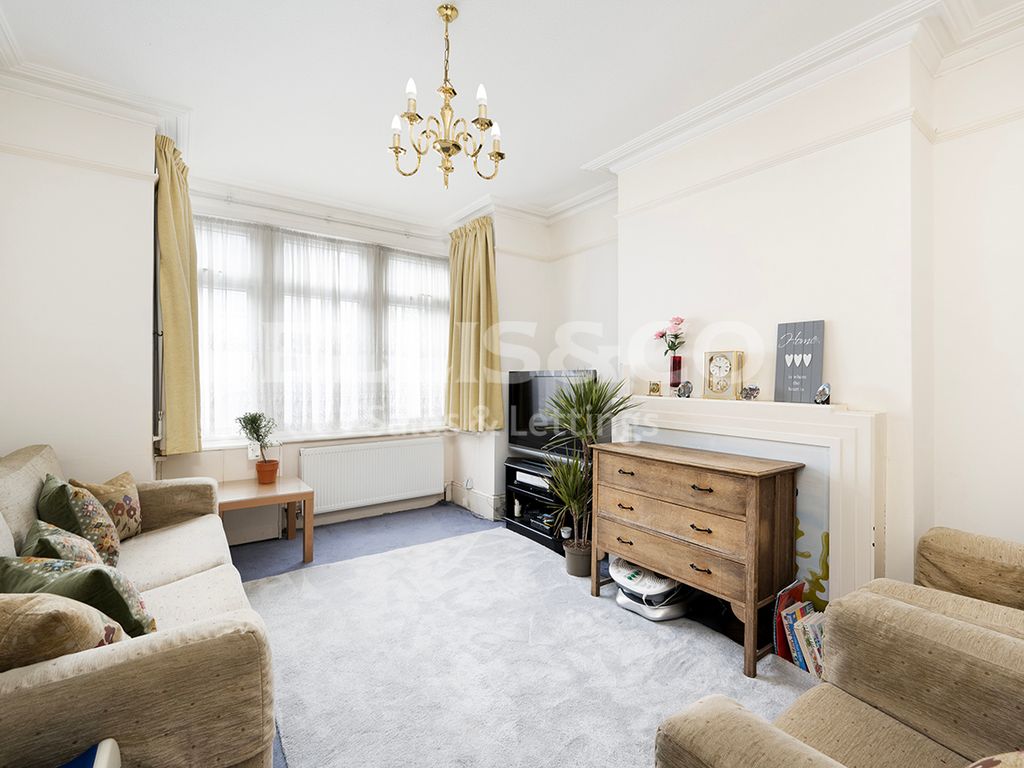 3 bed end terrace house for sale in Alexandra Road, London NW4, £649,950