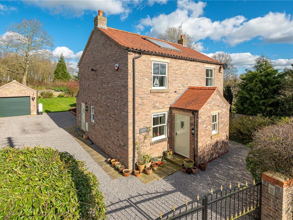 4 bed detached house for sale in High Street, Thornton Le Clay, York, North Yorkshire YO60, £595,000