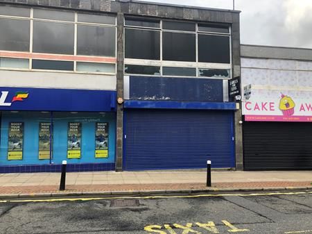 Commercial property to let in 37 Union Street, Accrington, Lancashire BB5, £9,000 pa