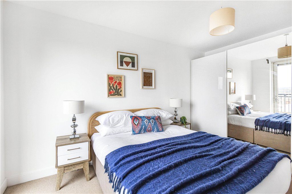 2 bed flat for sale in Blues Street, London E8, £650,000