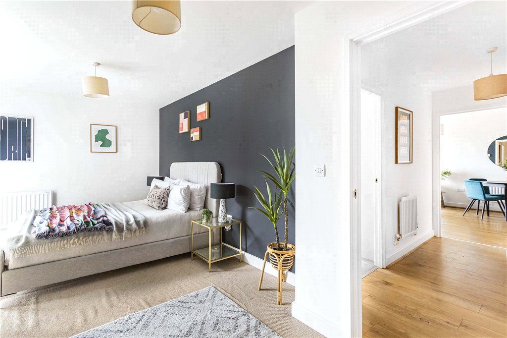 2 bed flat for sale in Blues Street, London E8, £650,000