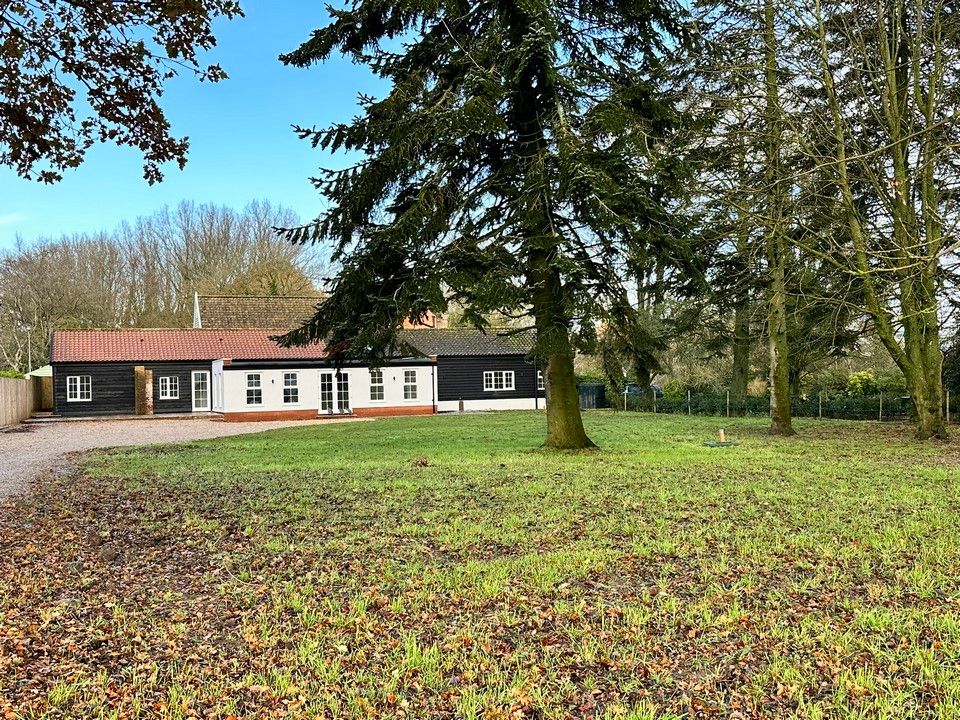 3 bed semi-detached bungalow for sale in Haugh Road, Banham, Norwich NR16, £450,000
