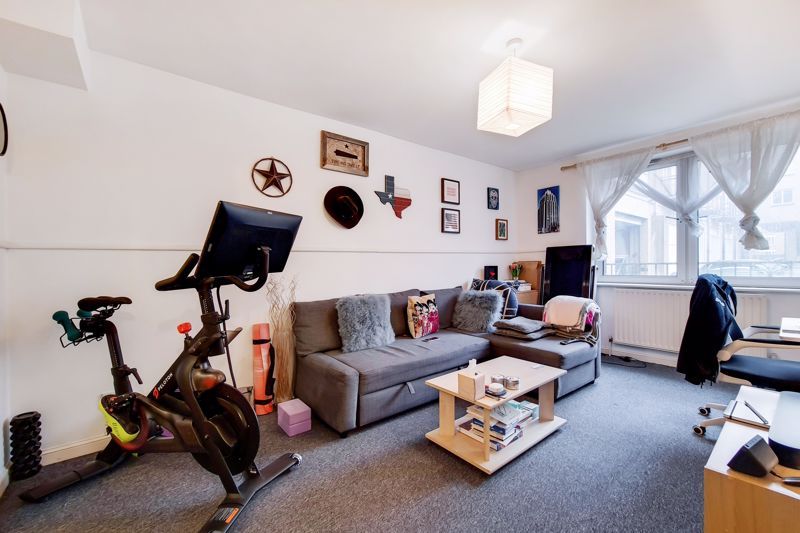 1 bed flat for sale in Millenium Place, Cambridge Heath Road, Bethnal Green E2, £310,000