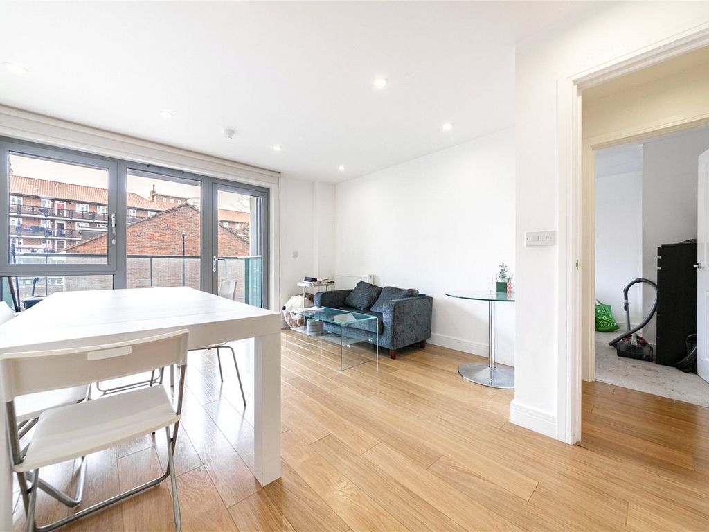 1 bed flat for sale in Hodgeson House, 26 Christian Street, London E1, £350,000