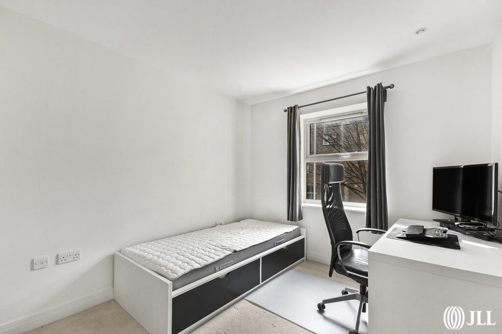 2 bed flat for sale in Havilland Mews, London W12, £600,000
