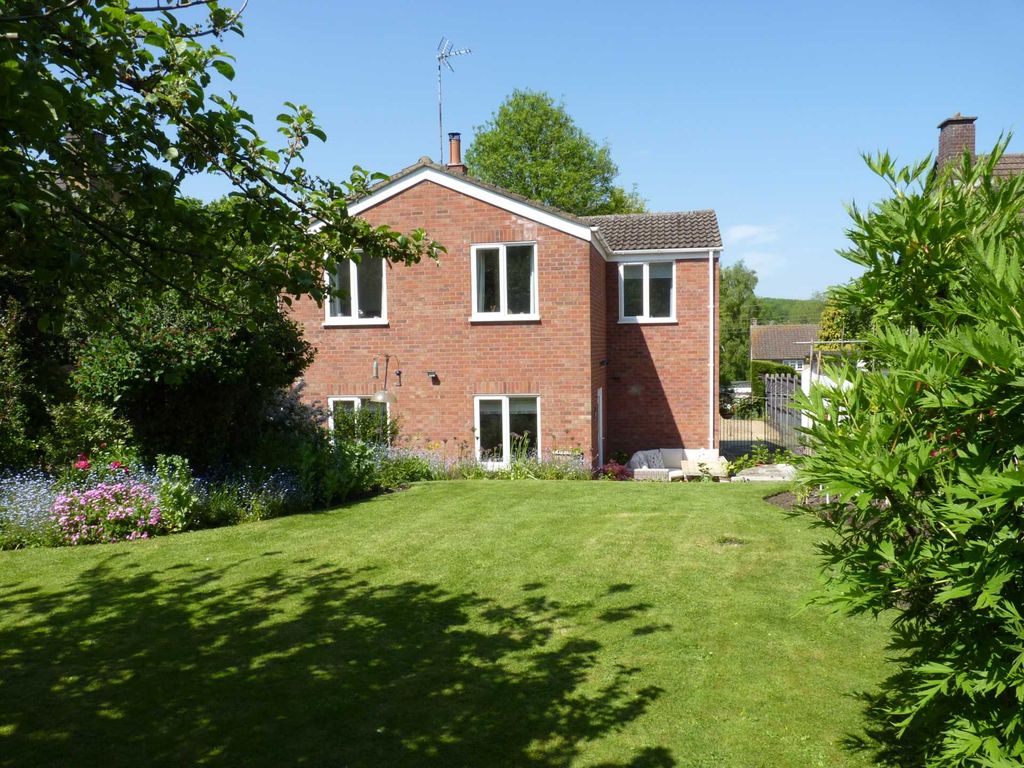 3 bed detached house for sale in High Street, Sharnbrook MK44, £570,000