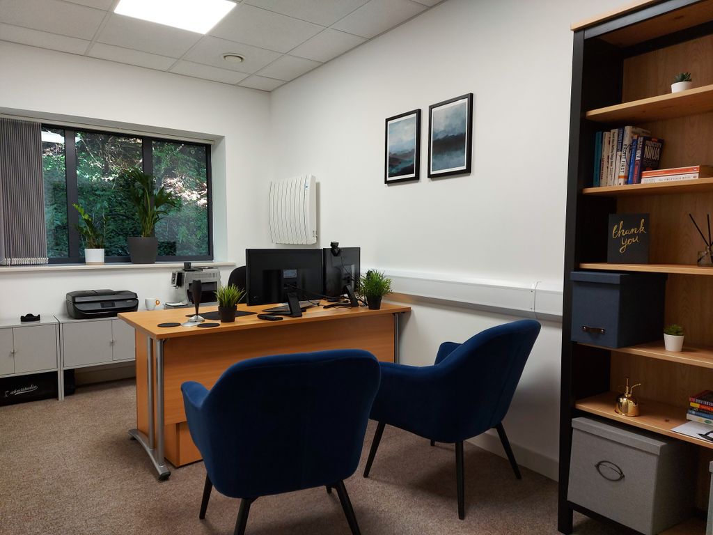 Serviced office to let in Royal Wootton Bassett, Swindon SN4, £3,996 pa