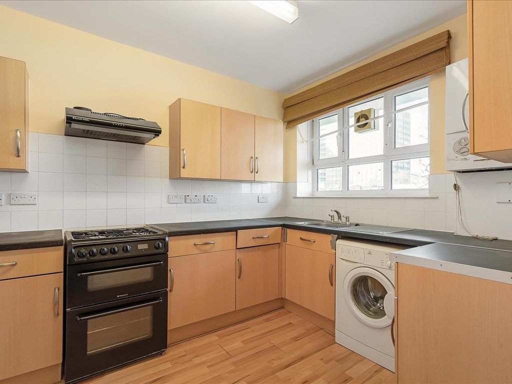 2 bed flat for sale in William Morris House, Margravine Road, Hammersmith, London W6, £379,950