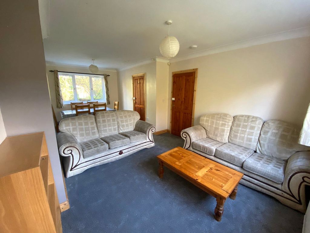 6 bed shared accommodation to rent in Springwood Hall Gardens, Springwood, Huddersfield HD1, £2,210 pcm