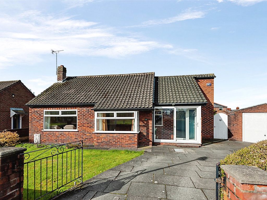 3 bed bungalow for sale in Mayfield Avenue, Widnes WA8, £250,000