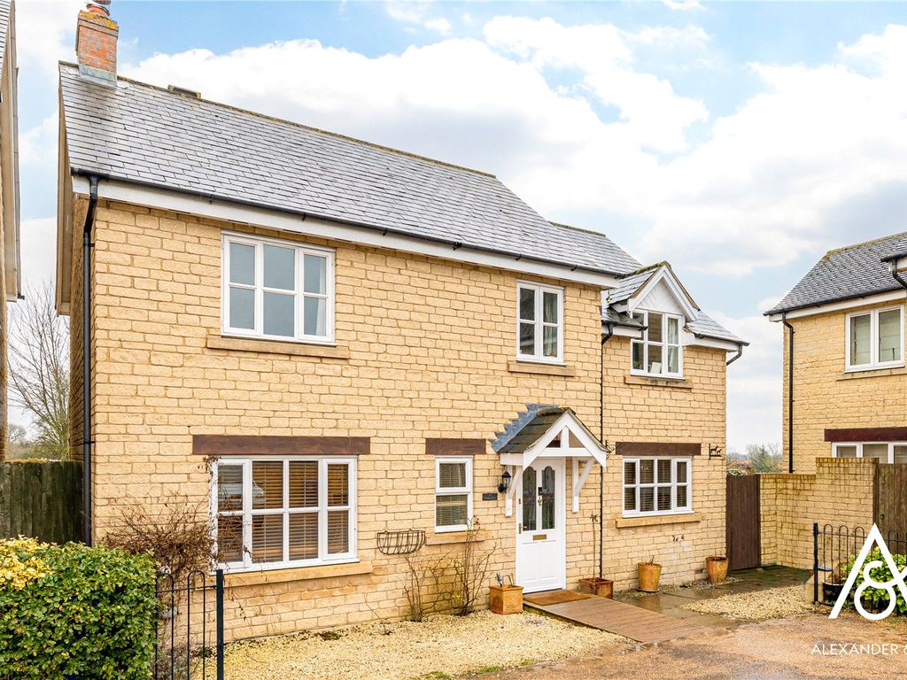 4 bed detached house for sale in Hodgson Close, Fritwell, Bicester OX27, £425,000