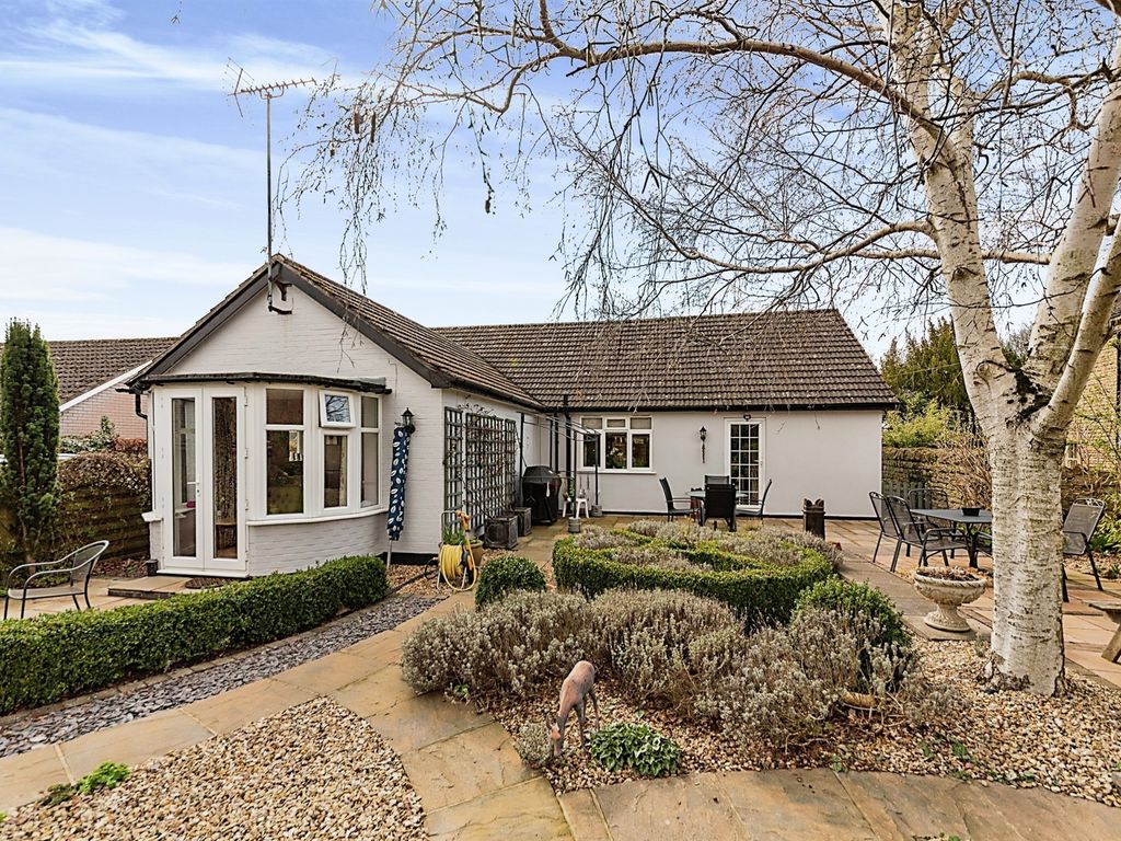2 bed detached bungalow for sale in Geeston Road, Ketton, Stamford PE9, £475,000