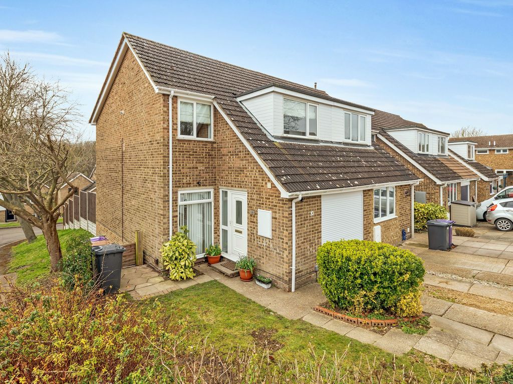 3 bed semi-detached house for sale in Shepherd Close, Royston SG8, £385,000