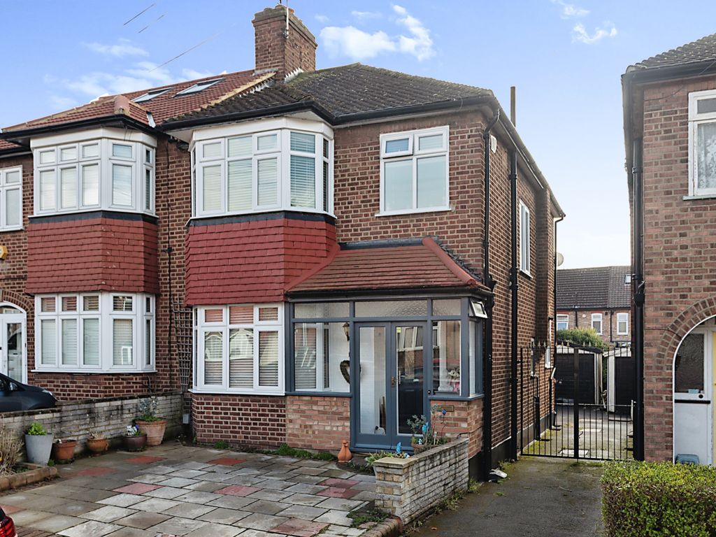 3 bed semi-detached house for sale in Walthamstow, London E17, £560,000