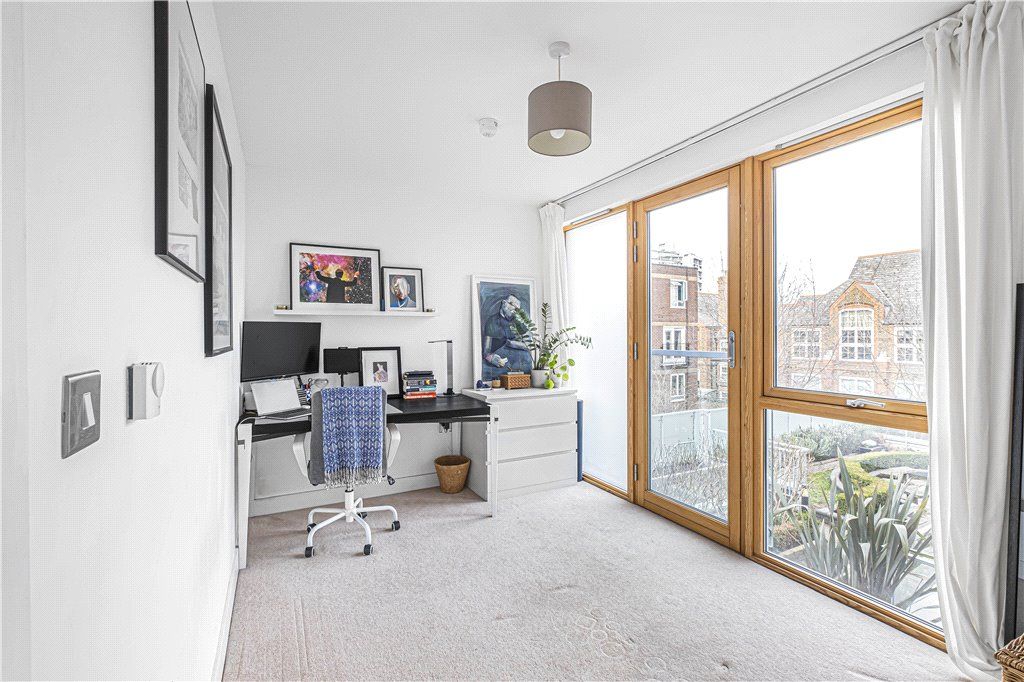 3 bed flat for sale in Old Bethnal Green Road, London E2, £950,000